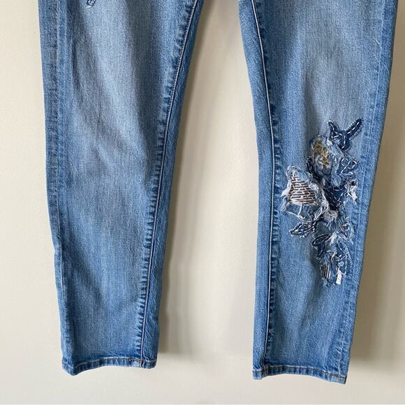 Pilcro High Rise Embroidered Boyfriend Jeans Medium Blue Size 28 Boho Distressed - Picture 5 of 15